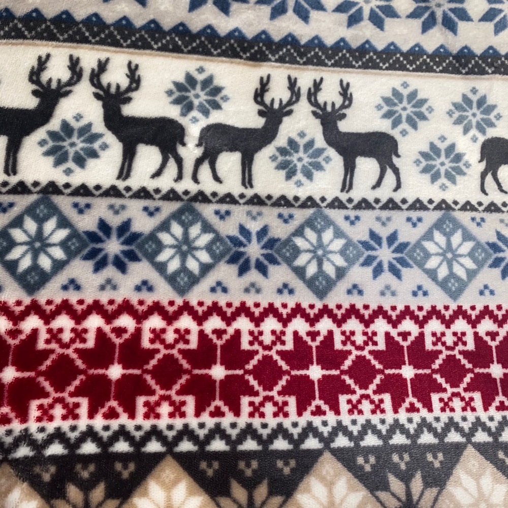 Newport Queen Sized Christmas blanket